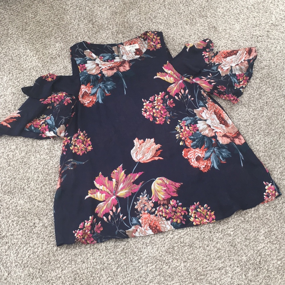 UMGEE brand -light and flowy top